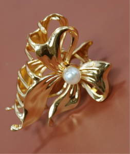 Gold Bow Claw Clip